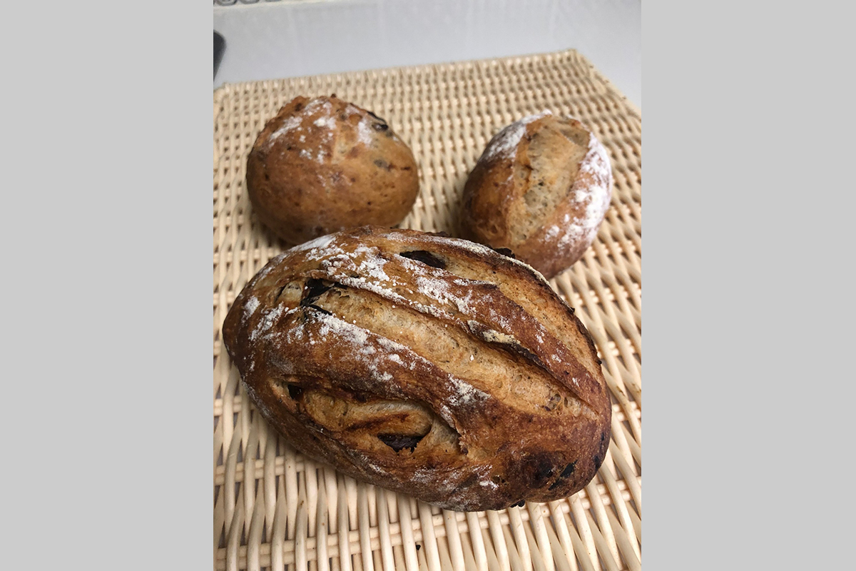 冷蔵庫で寝かせてつくるフランス式手ごね酵母パン